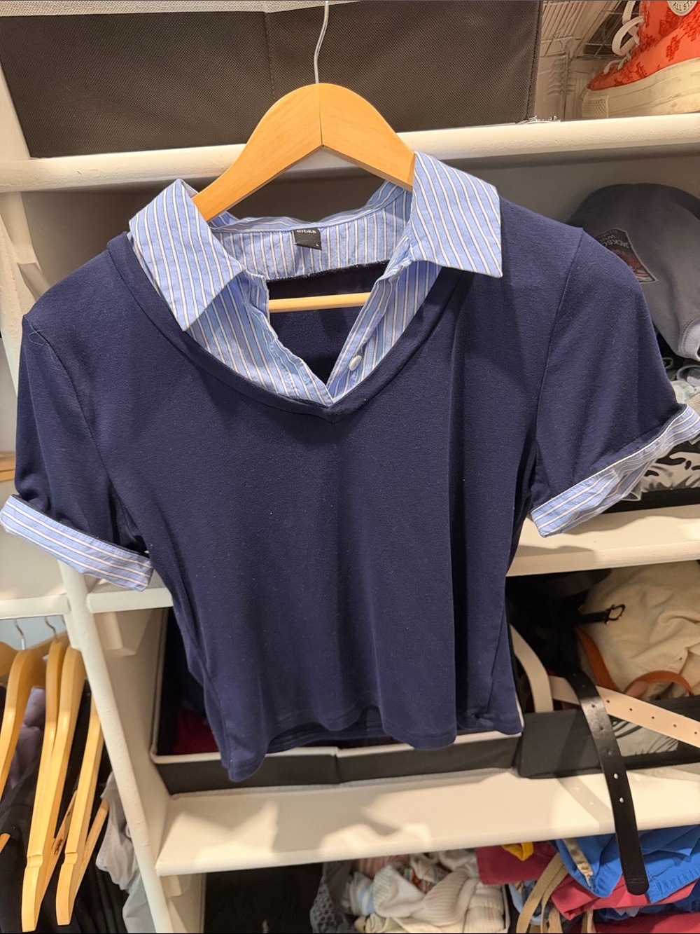 Cider Navy Short Sleeve Top with Light Blue Striped Collar